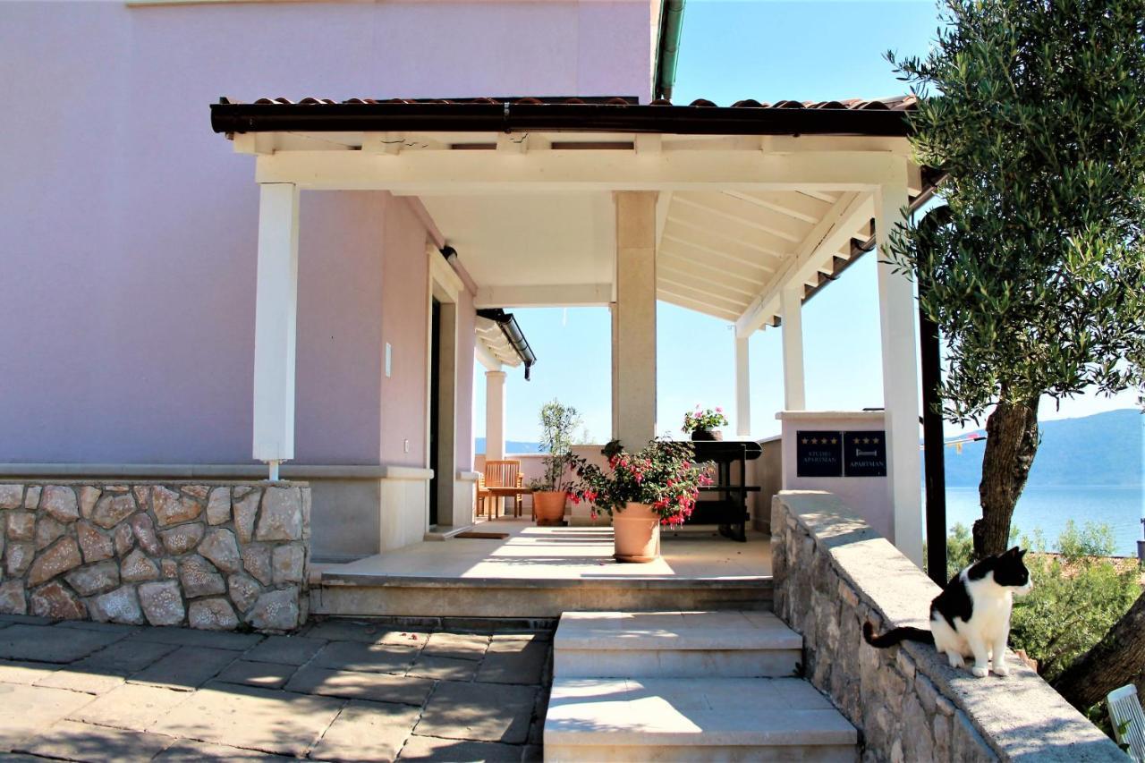 Apartmani Klaudija Valun Exterior foto