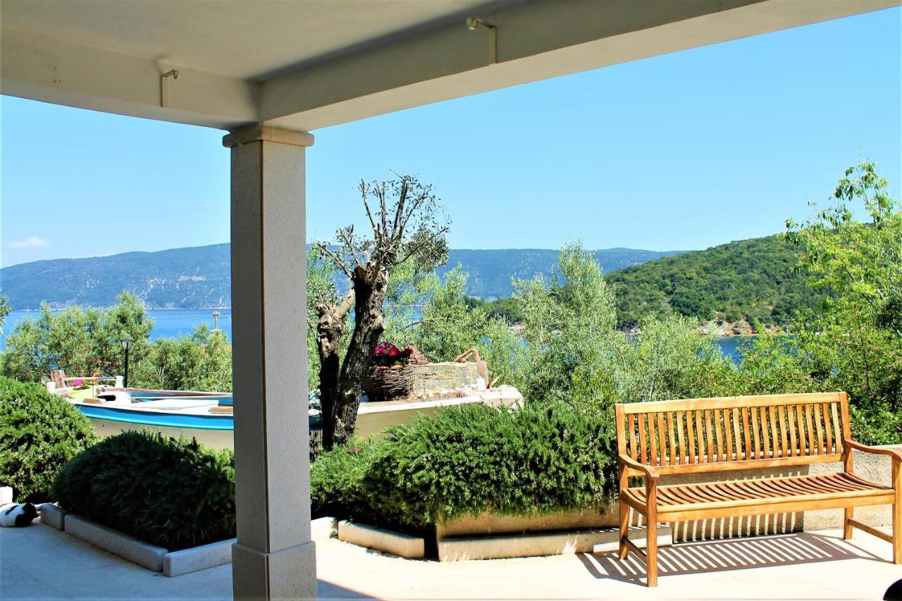 Apartmani Klaudija Valun Exterior foto